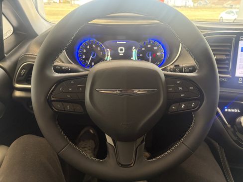 Used 2026 Chrysler Pacifica Limited w/ S Appearance Package image 9