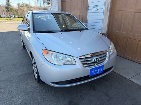 Used 2010 Hyundai Elantra w/ Comfort Pkg 2 FWD image 1