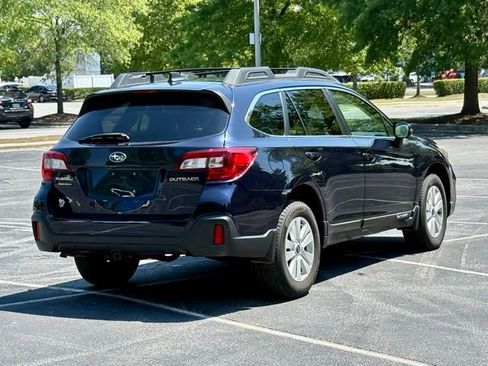 Used 2018 Subaru Outback 2.5i Premium AWD/4WD image 7