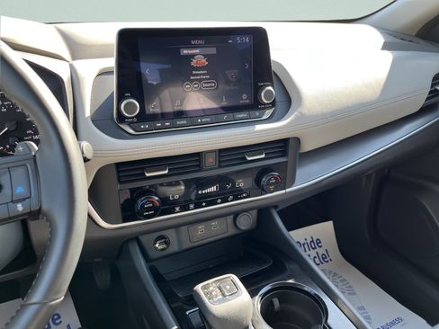 Used 2025 Nissan Rogue SV AWD/4WD image 23