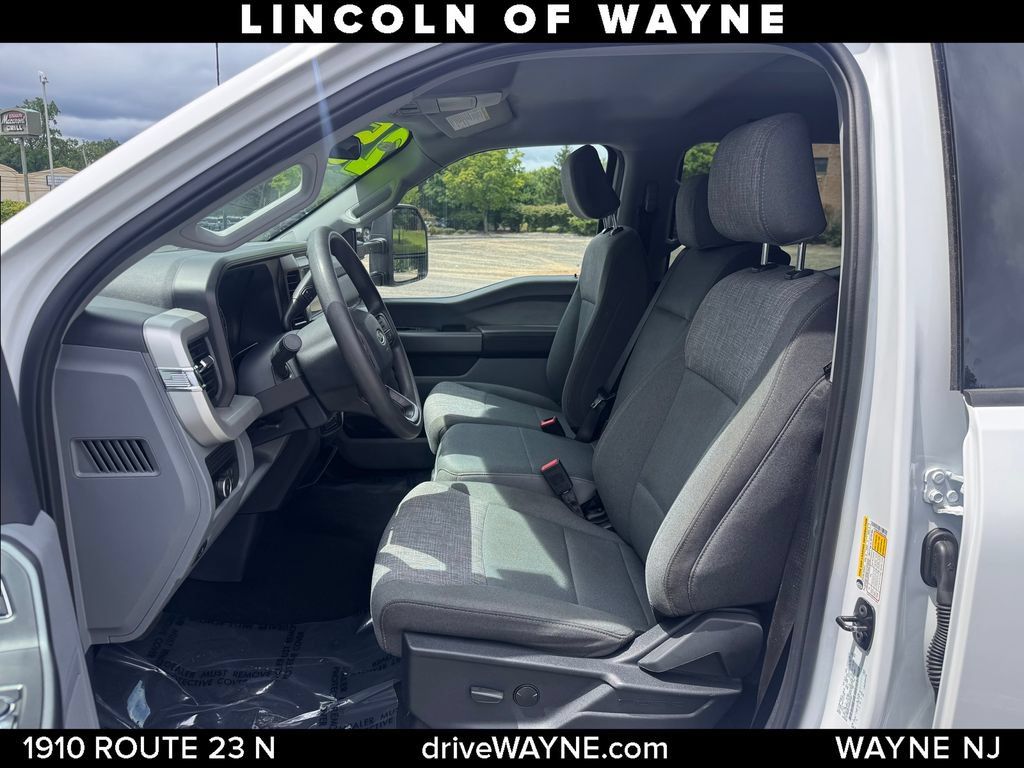 Used 2025 Ford F350 XLT AWD/4WD image 13