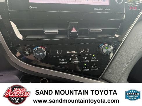 Used 2022 Toyota Camry XLE w/ Cold Weather Package FWD image 18