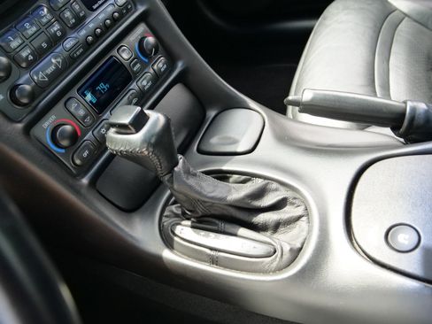 Used 2002 Chevrolet Corvette Coupe w/ Preferred Equipment Group2 RWD image 19