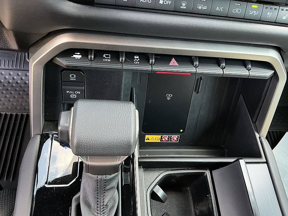 Used 2026 Toyota Sequoia Platinum AWD/4WD image 21