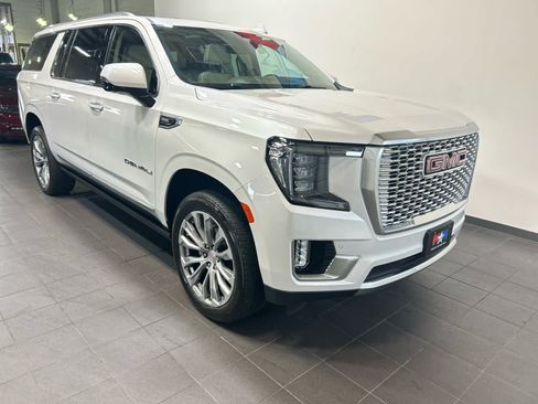 Used 2024 GMC Yukon XL Denali AWD/4WD image 2