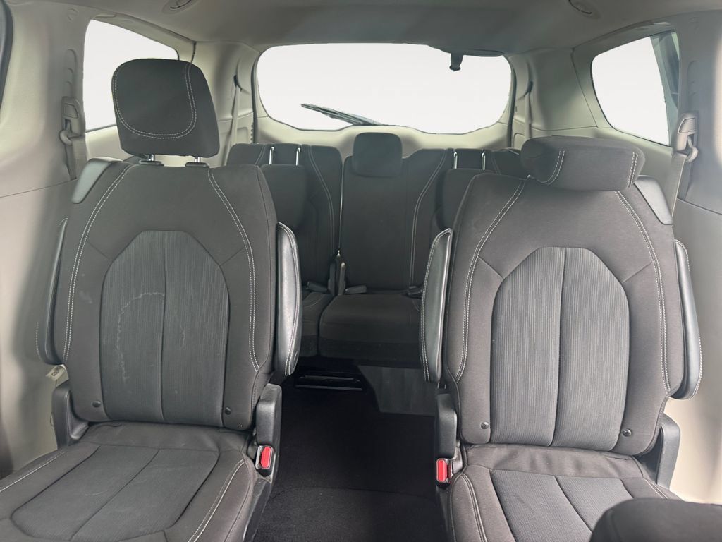 Used 2023 Chrysler Voyager LX FWD image 13