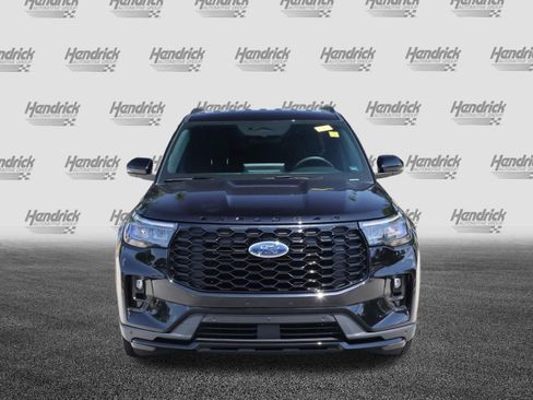 Used 2025 Ford Explorer ST-Line RWD image 3