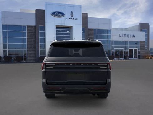 New 2025 Lincoln Navigator L Reserve image 5