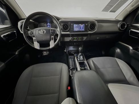 Used 2018 Toyota Tacoma SR5 image 28