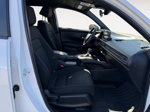 Certified 2025 Honda HR-V Sport image 19