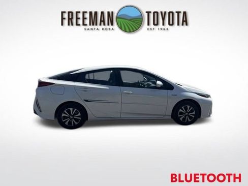 Used 2017 Toyota Prius Prime Plus w/ Carpet Mat Package FWD image 4