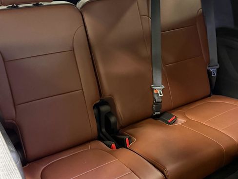 Used 2018 Chevrolet Traverse High Country image 18