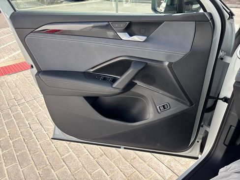 New 2026 Volkswagen Tiguan SE R-Line AWD/4WD image 9