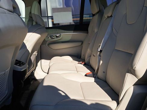 Used 2023 Volvo XC90 B6 Plus w/ Protection Package Premier image 24