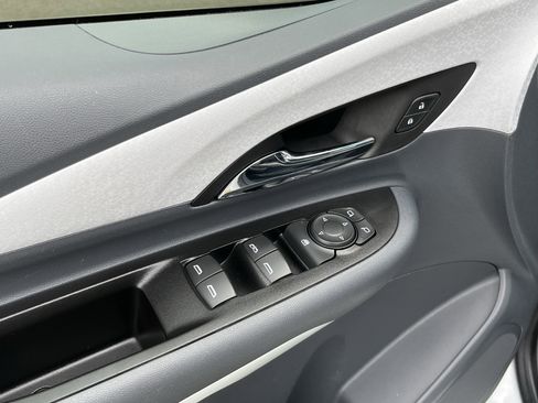 Used 2021 Chevrolet Bolt LT image 17