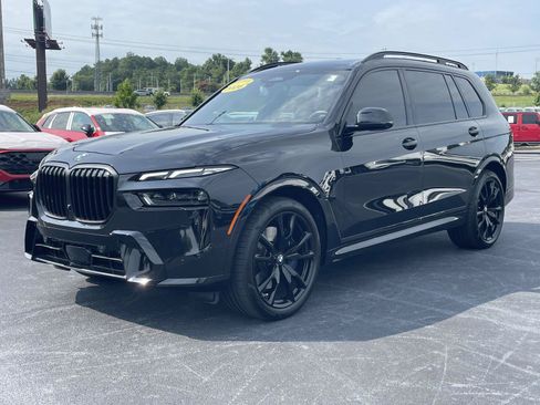 Used 2026 BMW X7 xDrive40i w/ M Sport Package AWD/4WD image 3