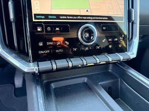 Used 2025 GMC Acadia Elevation image 11