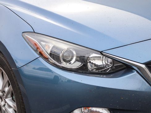 Used 2016 MAZDA MAZDA3 i Sport w/ Preferred Equipment Package image 5