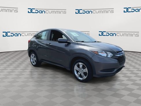 Used 2016 Honda HR-V LX image 2