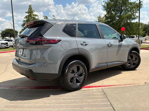 Used 2026 Nissan Rogue SV FWD image 6