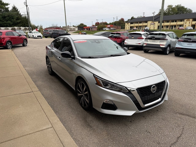 Used 2022 Nissan Altima 2.5 SR FWD image 7
