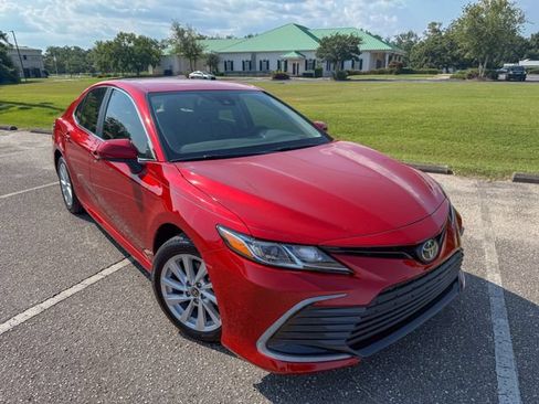 Used 2024 Toyota Camry LE FWD image 2