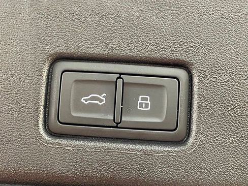 Used 2023 Audi Q4 e-tron Premium Plus w/ Premium Plus image 24