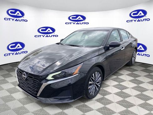 Used 2025 Nissan Altima 2.5 SV image 7