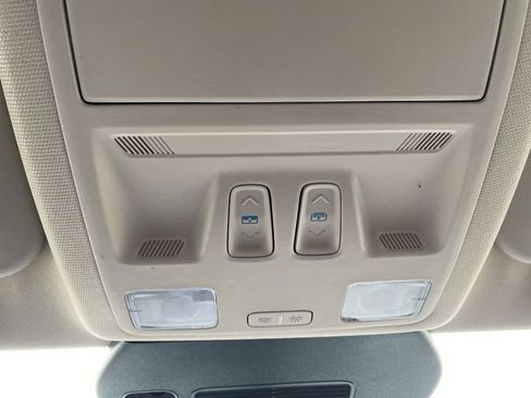 Used 2020 Ford Escape SE image 24