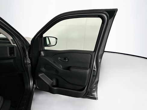 Used 2022 Nissan Frontier S image 28