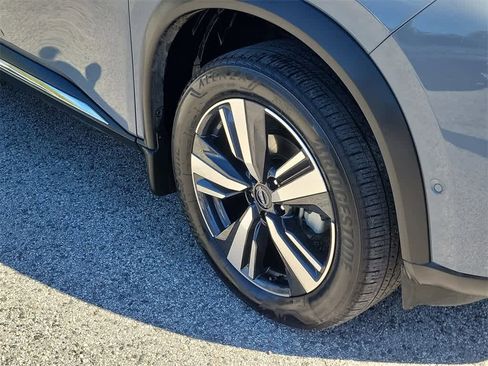 Used 2023 Nissan Rogue SL w/ SL Premium Package image 5