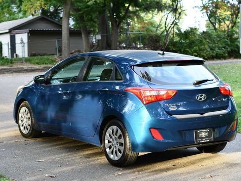Used 2016 Hyundai Elantra GT FWD image 4