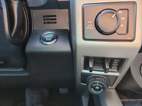 Used 2020 Ford F250 Lariat w/ Lariat Ultimate Package AWD/4WD image 28