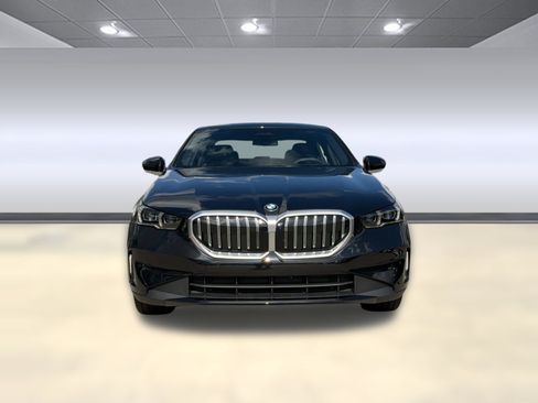 Used 2026 BMW 530i RWD image 5