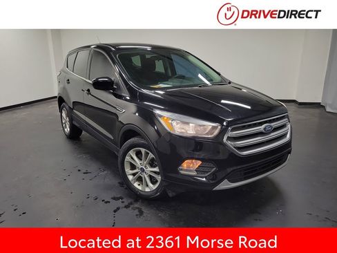 Used 2017 Ford Escape SE image 1