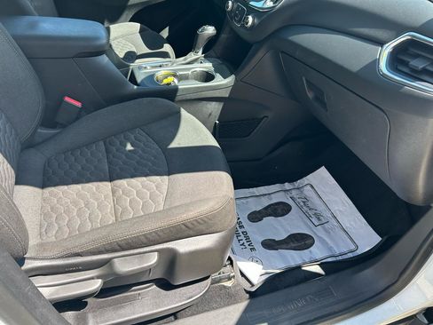 Used 2018 Chevrolet Equinox LT FWD image 12