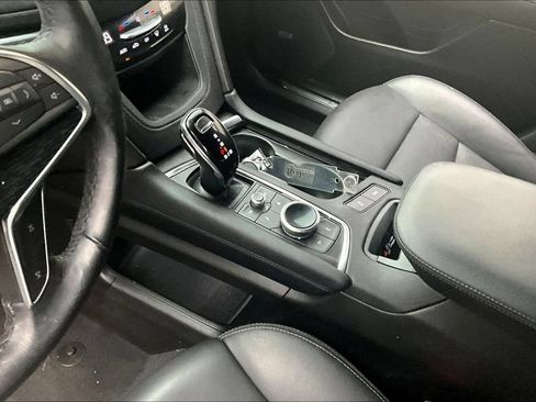 Used 2024 Cadillac XT5 Premium Luxury AWD/4WD image 17