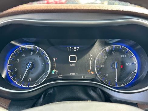 Used 2019 Chrysler Pacifica Limited w/ Advanced Safetytec Group image 40