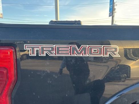 Used 2020 Ford F250 XLT w/ Tremor Off-Road Package image 5