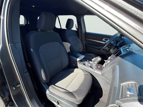 Used 2018 Ford Explorer XLT w/ Equipment Group 201A image 8