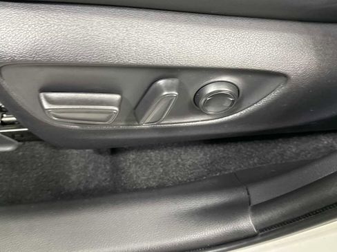 Used 2020 Toyota RAV4 Limited image 14