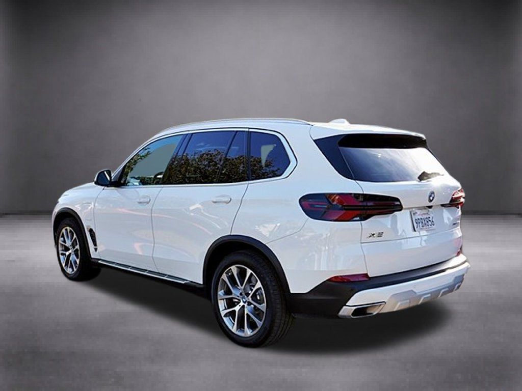 Used 2025 BMW X5 xDrive50e AWD/4WD image 7