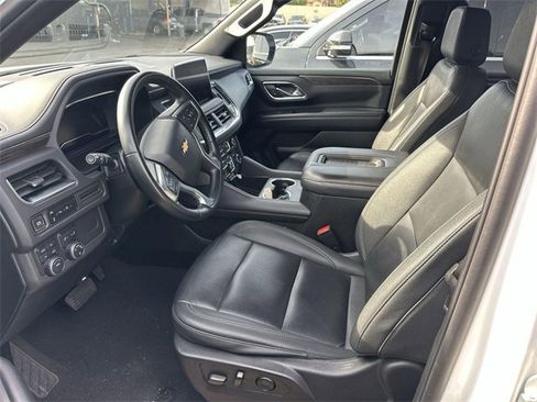 Used 2024 Chevrolet Suburban LT image 7