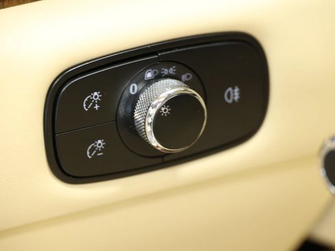 Used 2014 Bentley Flying Spur W12 AWD/4WD image 24