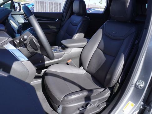 Certified 2025 Cadillac XT5 Premium Luxury image 14