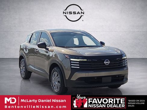 Used 2025 Nissan Kicks S FWD image 1