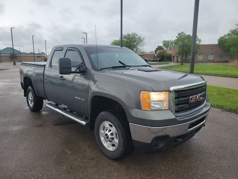 Used 2011 GMC Sierra 2500 SLE image 1