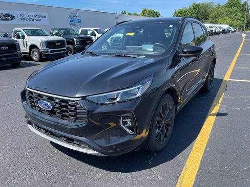 Used 2023 Ford Escape ST-Line Elite w/ Premium Technology Package AWD/4WD image 1