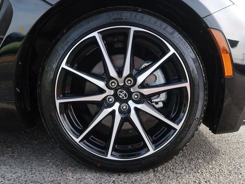 Used 2025 Toyota GR86 image 44