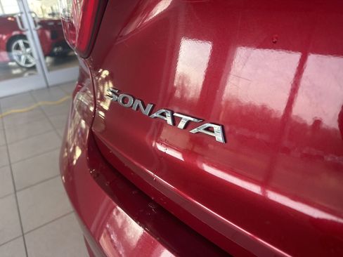 Used 2015 Hyundai Sonata SE image 8